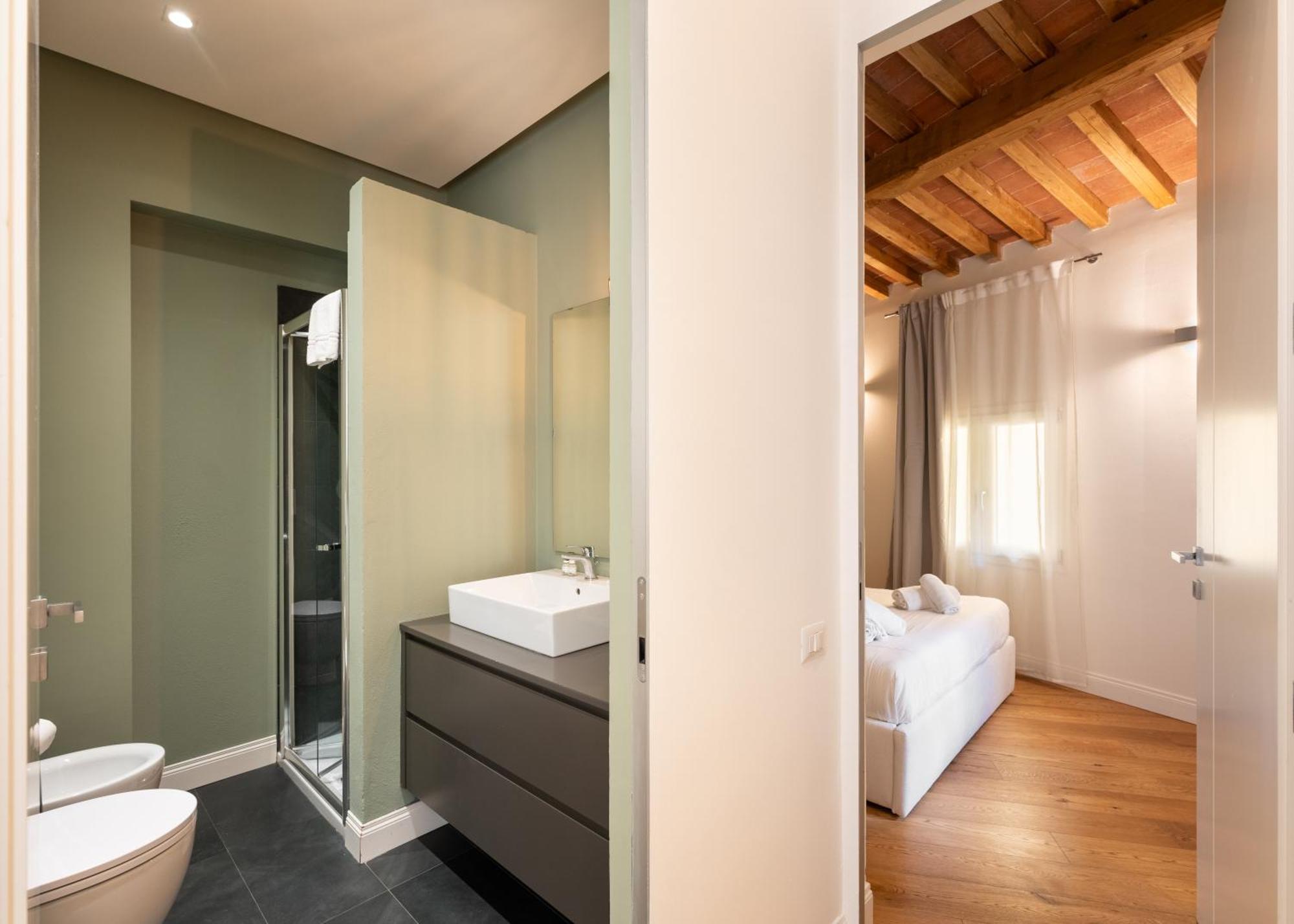Tg - One Bedroom Luxury Apartment In The Fashion District Флоренція Екстер'єр фото